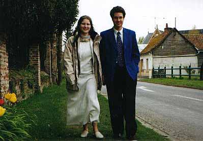 Notre jeune couple à la sortie de la Mairie de Plachy-Buyon