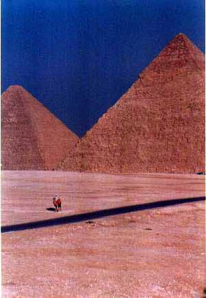 Les grandes Pyramides